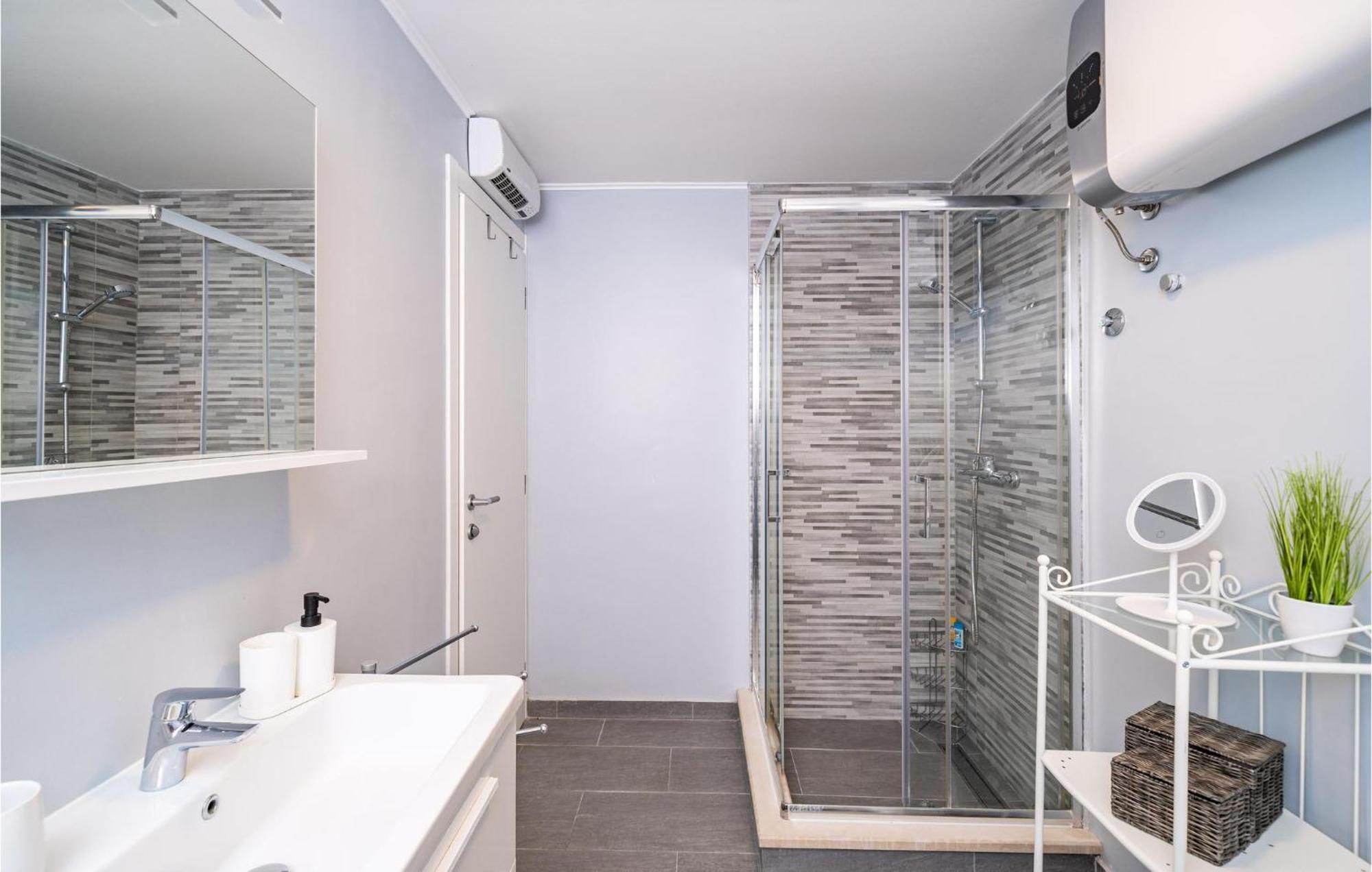 Nice Apartment In Dubrovnik With Kitchen Eksteriør bilde